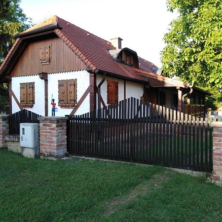 Appartamento Umjetnicka Etno Kuca Luka Podravske Sesvete Esterno foto